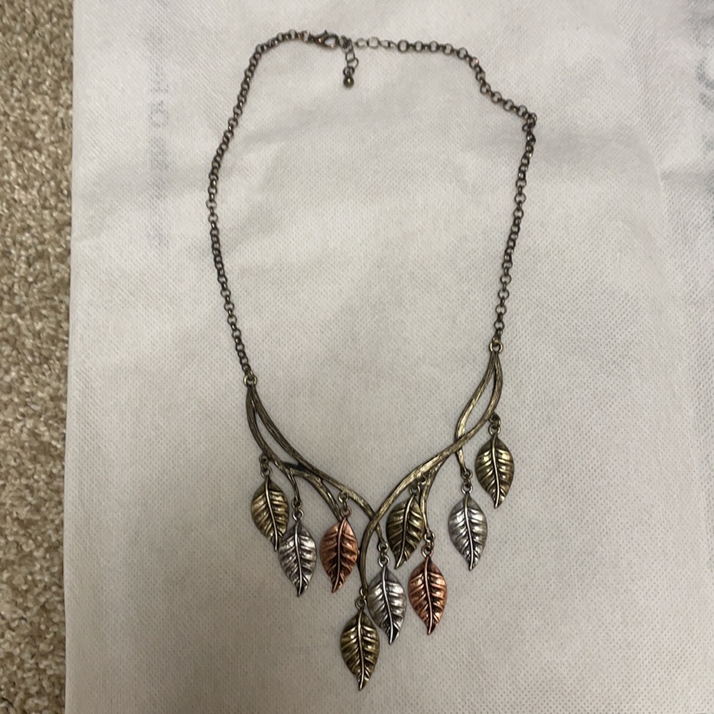 🎆 2/$12 or 3/$15 Branch and leaf necklace - Picture 3 of 4